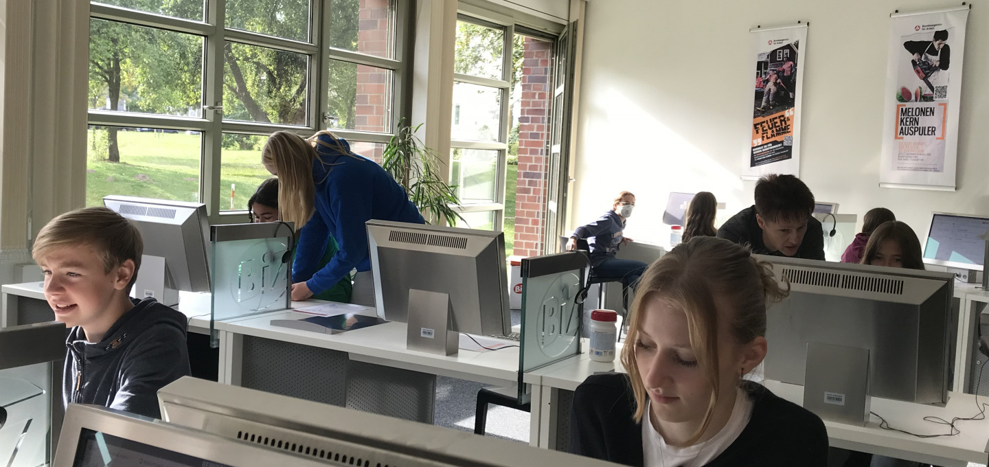 Weißt du schon, wo du dein Praktikum machen möchtest? – Johanneum